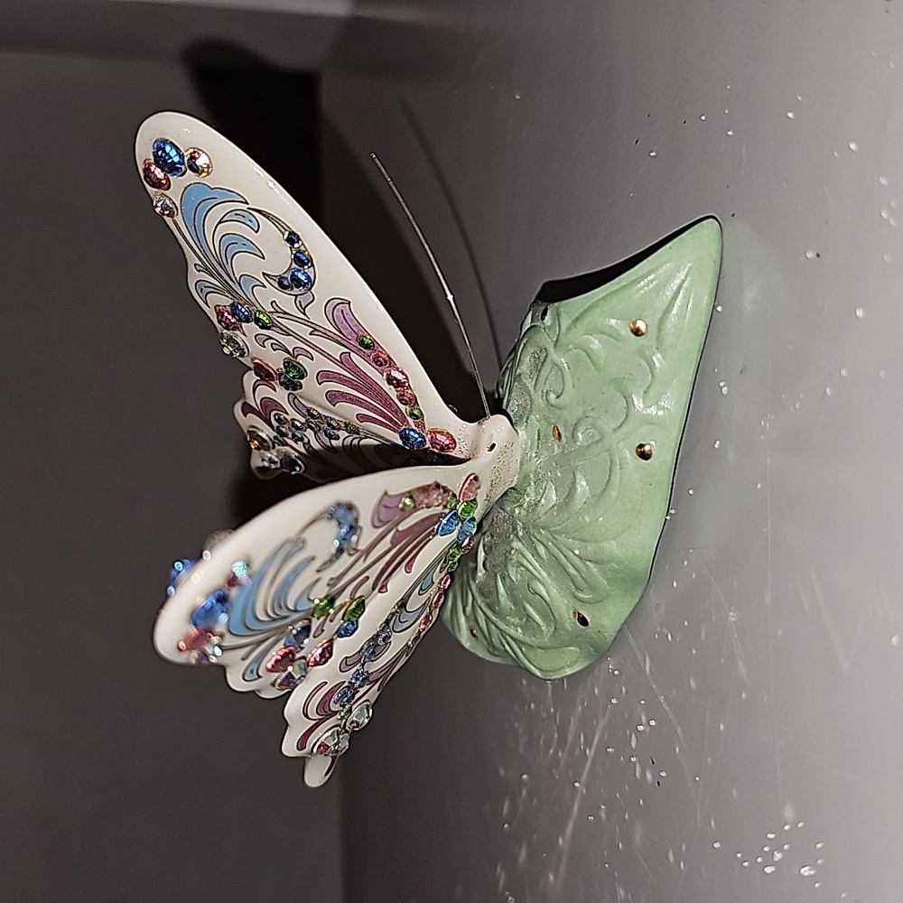 Lenox Butterfly - Picture 2 of 8